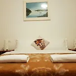 Rosa Garden Guest house