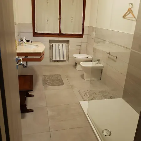 Rosa Garden Πανσιόν Μέστρε