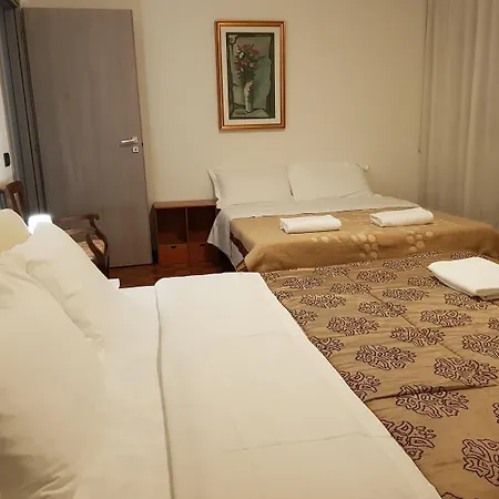 Rosa Garden Πανσιόν